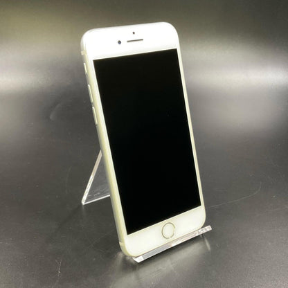 【全額返金保証】【最速発送】Apple iPhone iPhone 8 64GB シルバー au 白ロム 動作確認済 87%
