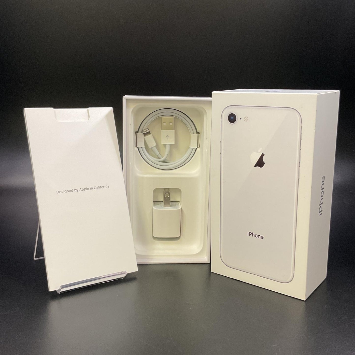 【全額返金保証】【最速発送】Apple iPhone iPhone 8 64GB シルバー au 白ロム 動作確認済 87%