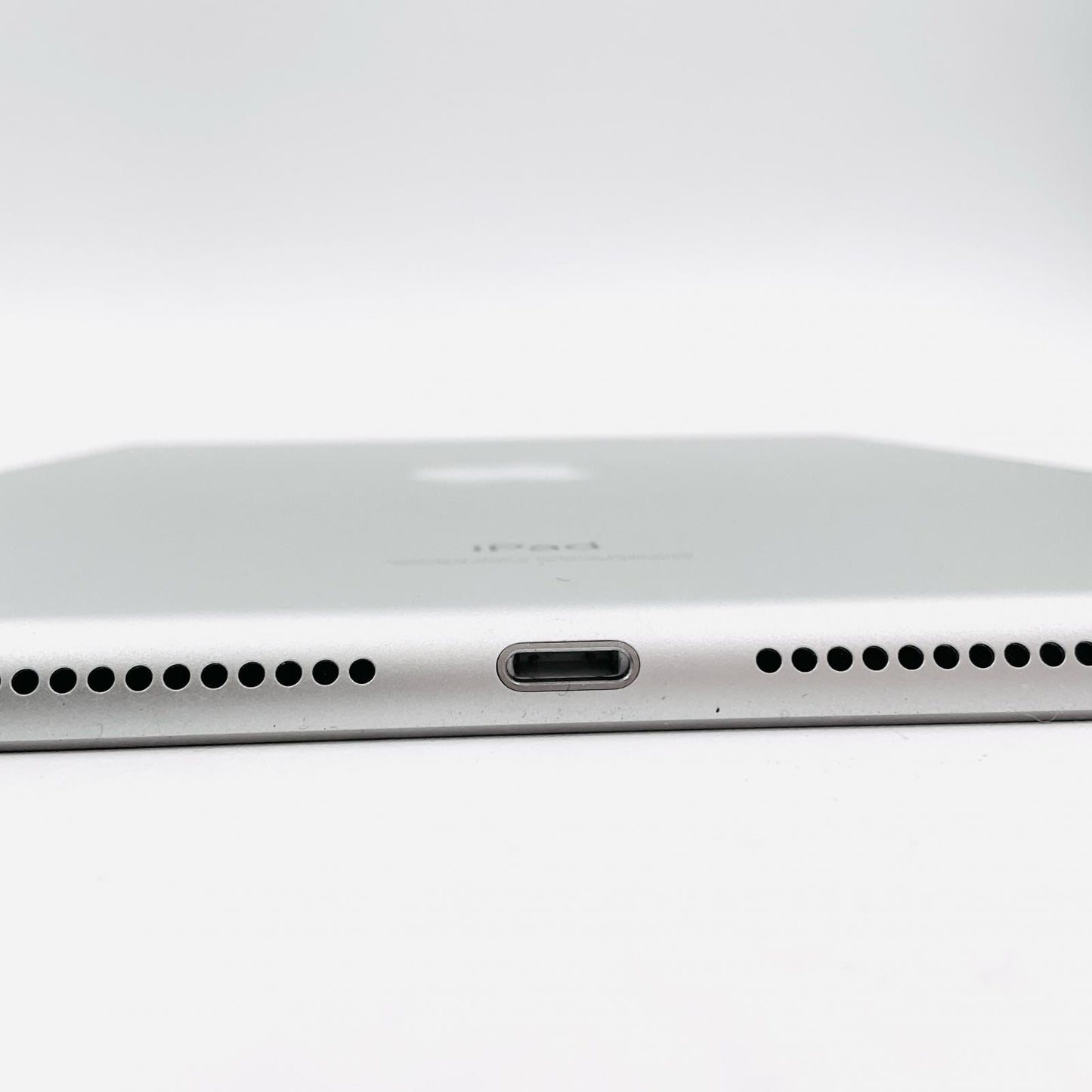 【全額返金保証】【最速発送】Apple iPad iPad 第8世代 32GB シルバー Wi-Fi 動作確認済