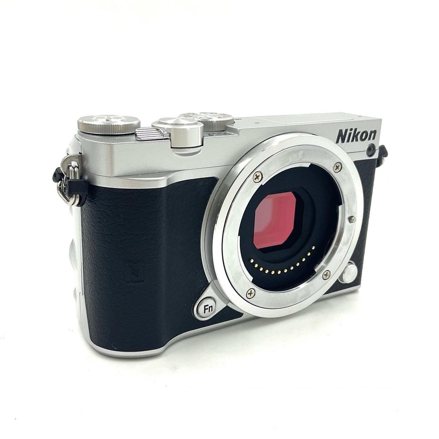 【全額返金保証】【最速発送】Nikon デジタル一眼 Nikon1 J5 ボディ シルバー 美品 動作確認済