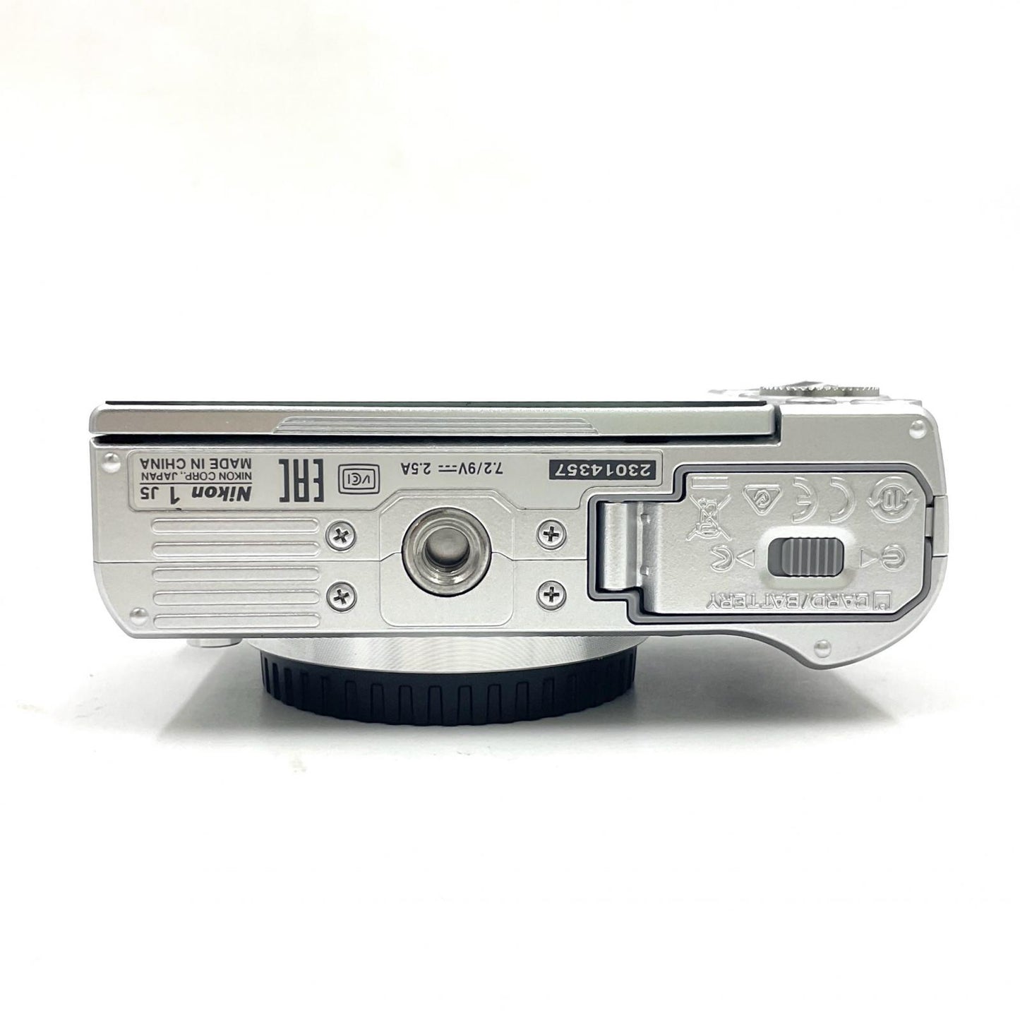 【全額返金保証】【最速発送】Nikon デジタル一眼 Nikon1 J5 ボディ シルバー 美品 動作確認済