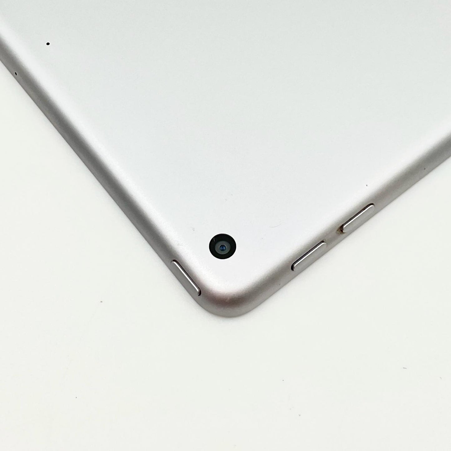 【全額返金保証】【最速発送】Apple iPad iPad 9.7インチ 第6世代 32GB スペースグレイ Wi-Fi 動作確認済