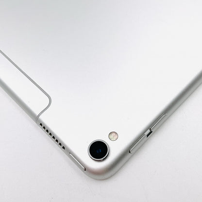 【全額返金保証】【最速発送】Apple iPad Pro 10.5インチ 第1世代 64GB シルバー WiFi+Cellular docomo 白ロム 動作確認済