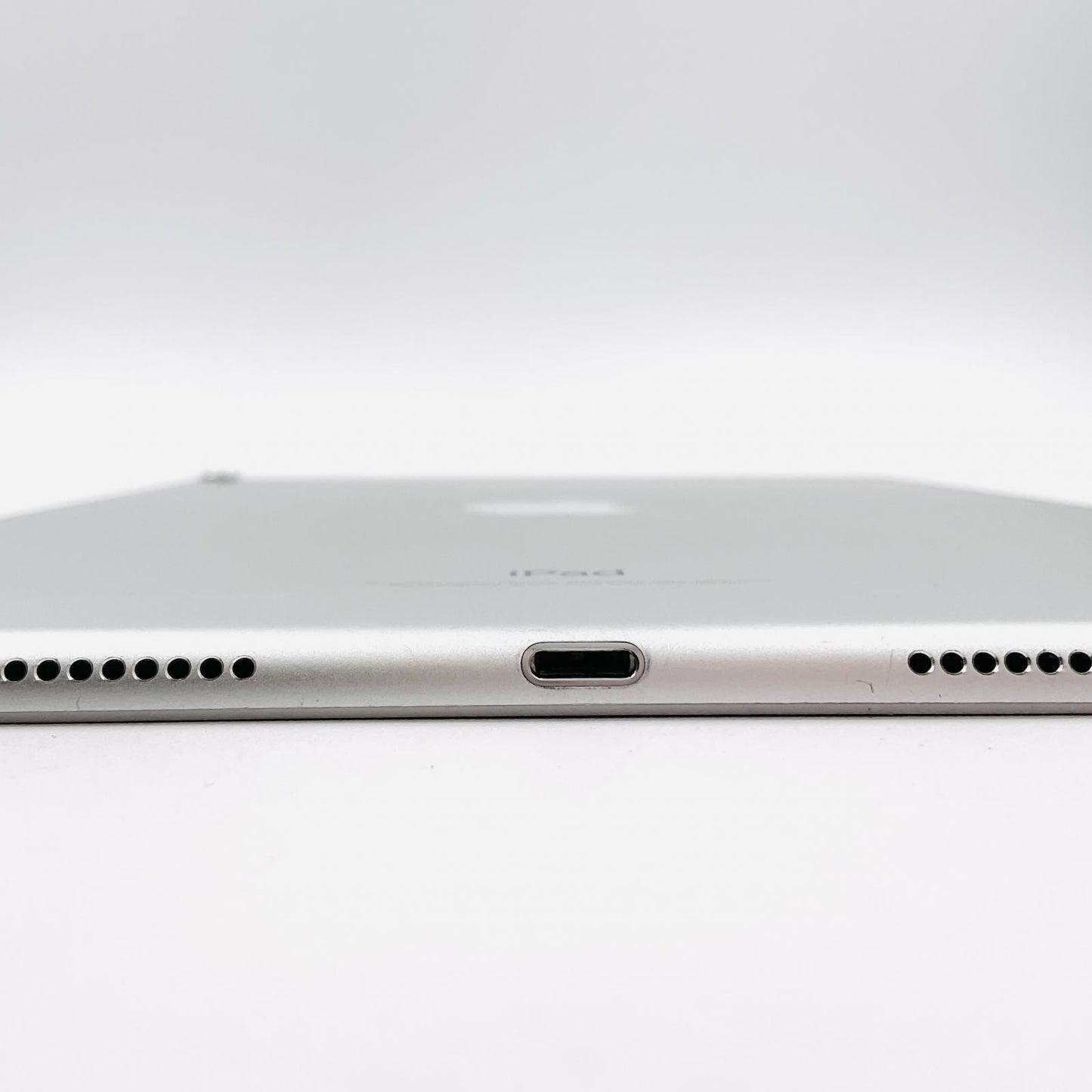 【全額返金保証】【最速発送】Apple iPad Pro 10.5インチ 第1世代 64GB シルバー WiFi+Cellular docomo 白ロム 動作確認済