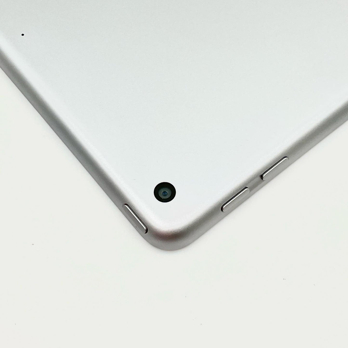 【全額返金保証】【最速発送】Apple iPad iPad 9.7インチ 第6世代 32GB スペースグレイ Wi-Fi 動作確認済