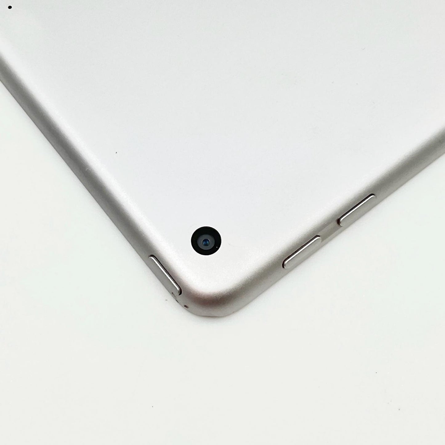 【全額返金保証】【最速発送】Apple iPad iPad 9.7インチ 第6世代 32GB スペースグレイ Wi-Fi 動作確認済