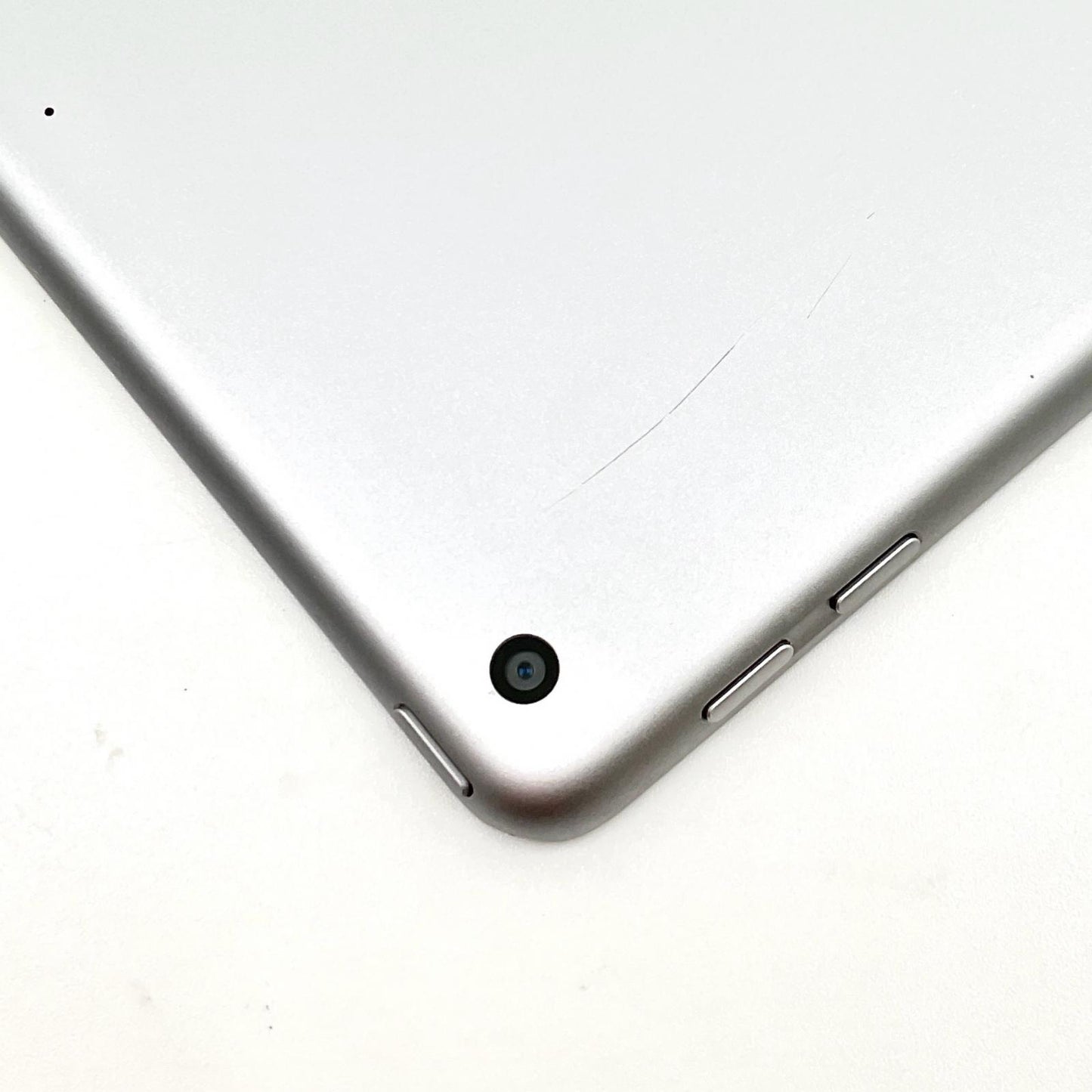 【全額返金保証】【最速発送】Apple iPad iPad 9.7インチ 第6世代 32GB スペースグレイ Wi-Fi 動作確認済