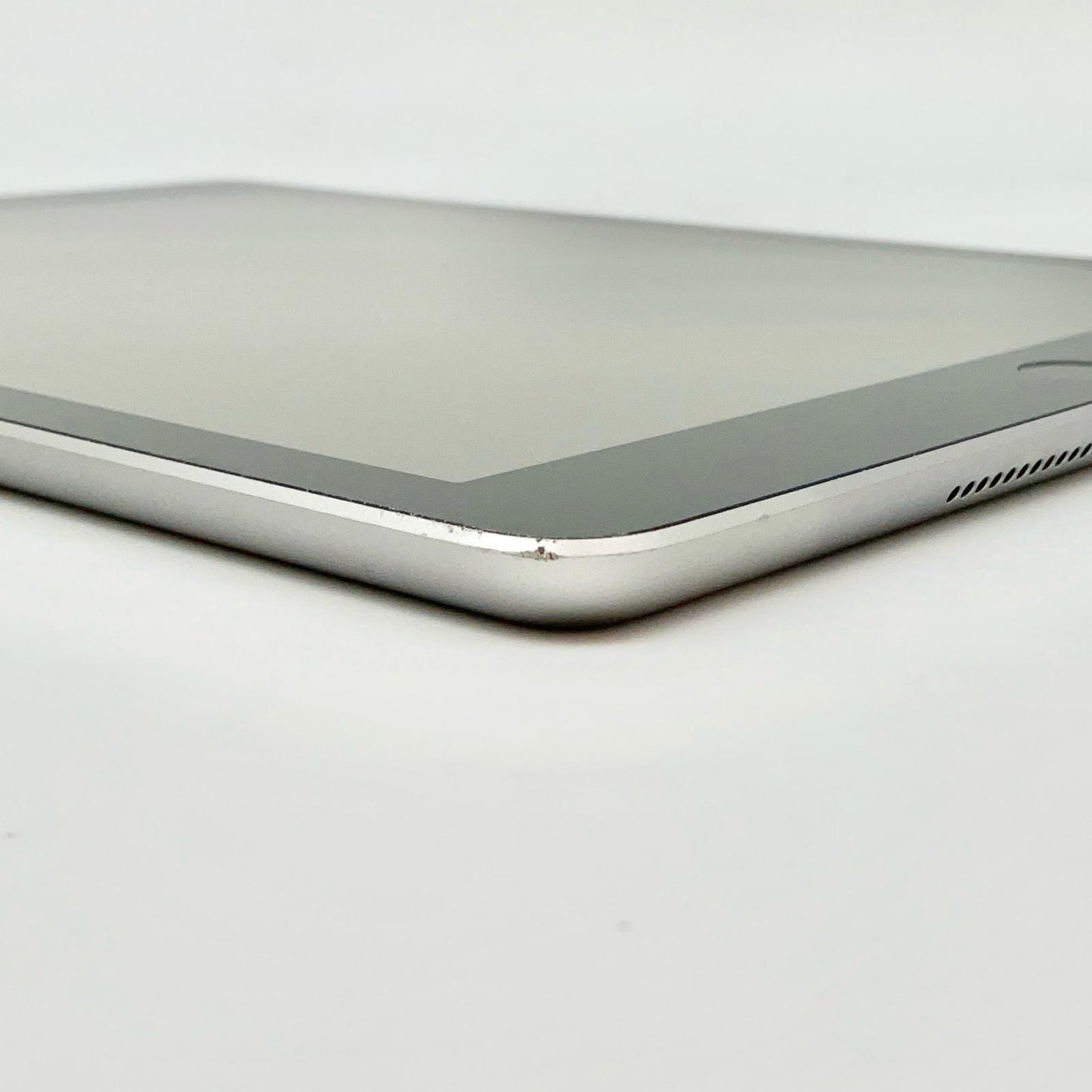 【全額返金保証】【最速発送】Apple iPad iPad 9.7インチ 第6世代 32GB スペースグレイ Wi-Fi 動作確認済