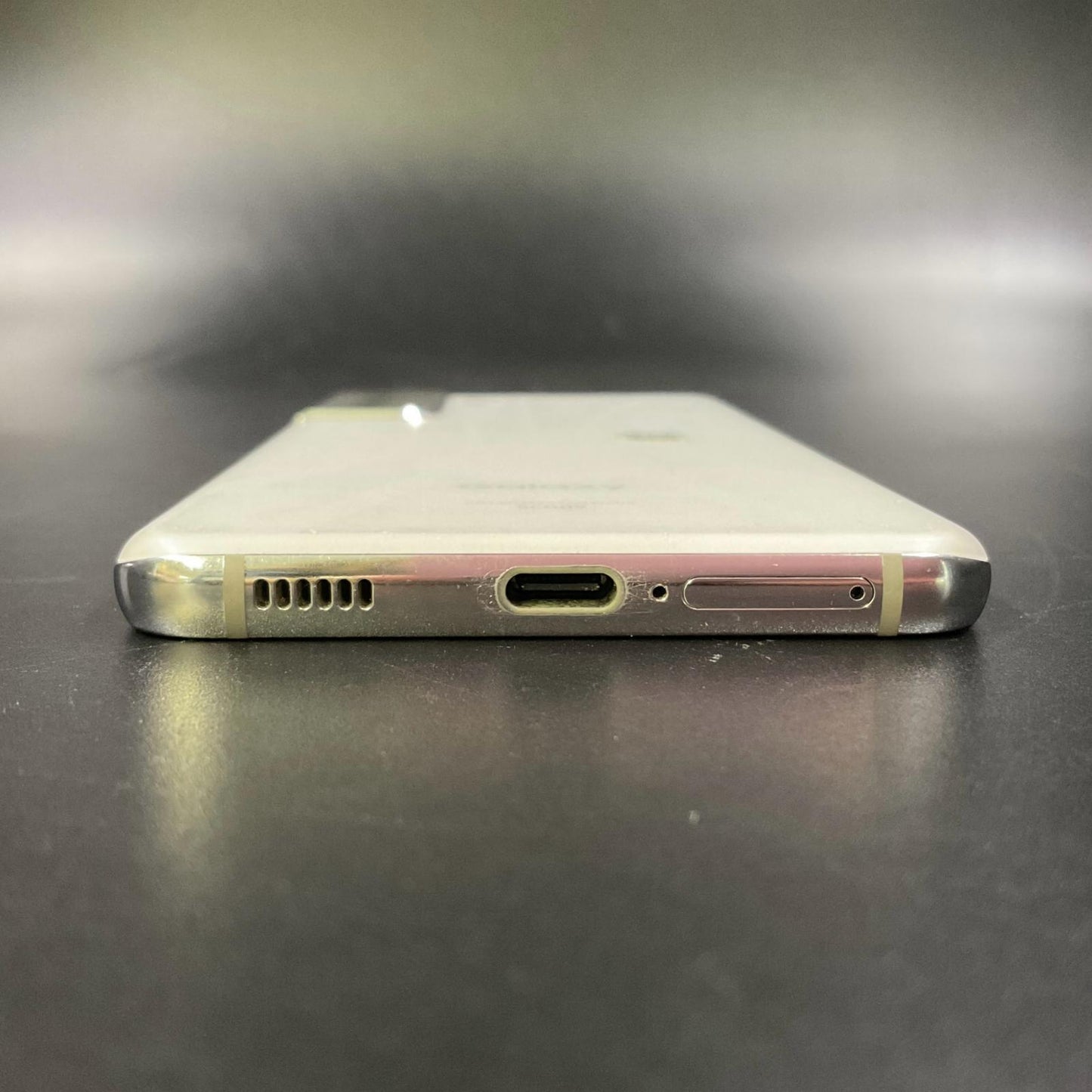【全額返金保証】【最速発送】SAMSUNG Galaxy S21 5G 256GB ファントムホワイト au SCG09 白ロム 動作確認済