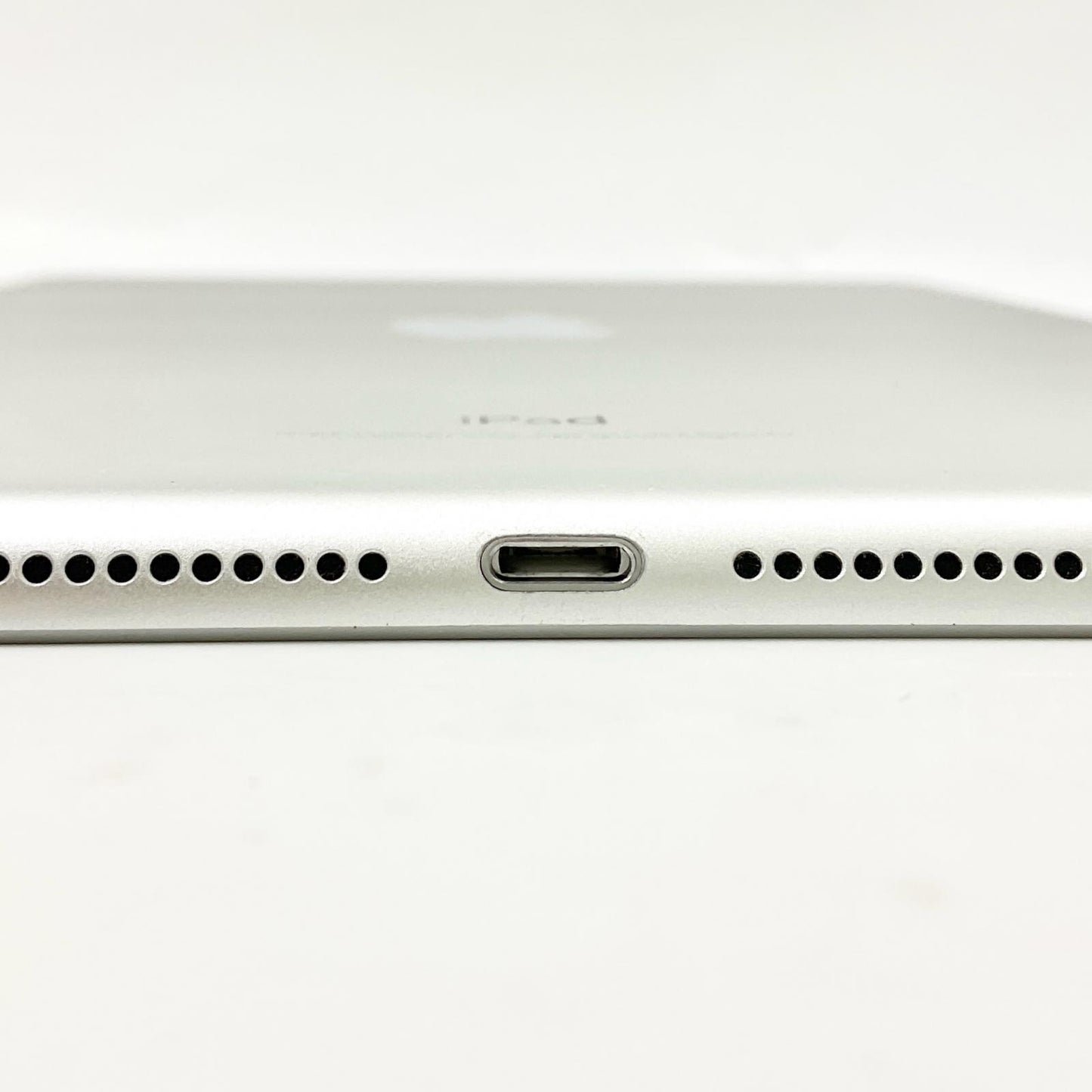 【全額返金保証】【最速発送】Apple iPad iPad 9.7インチ 第5世代 32GB シルバー Wi-Fi 動作確認済