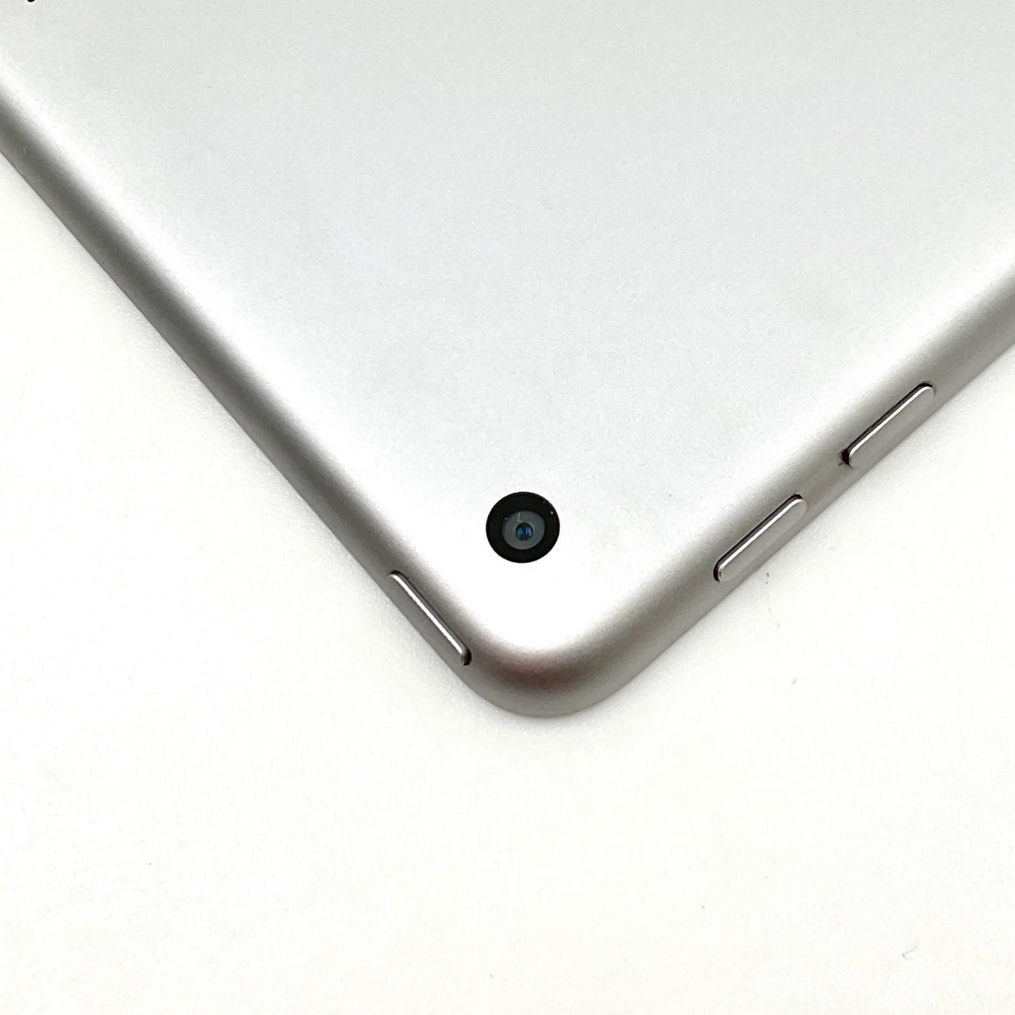 【全額返金保証】【最速発送】Apple iPad iPad 9.7インチ 第6世代 32GB スペースグレイ Wi-Fi 動作確認済