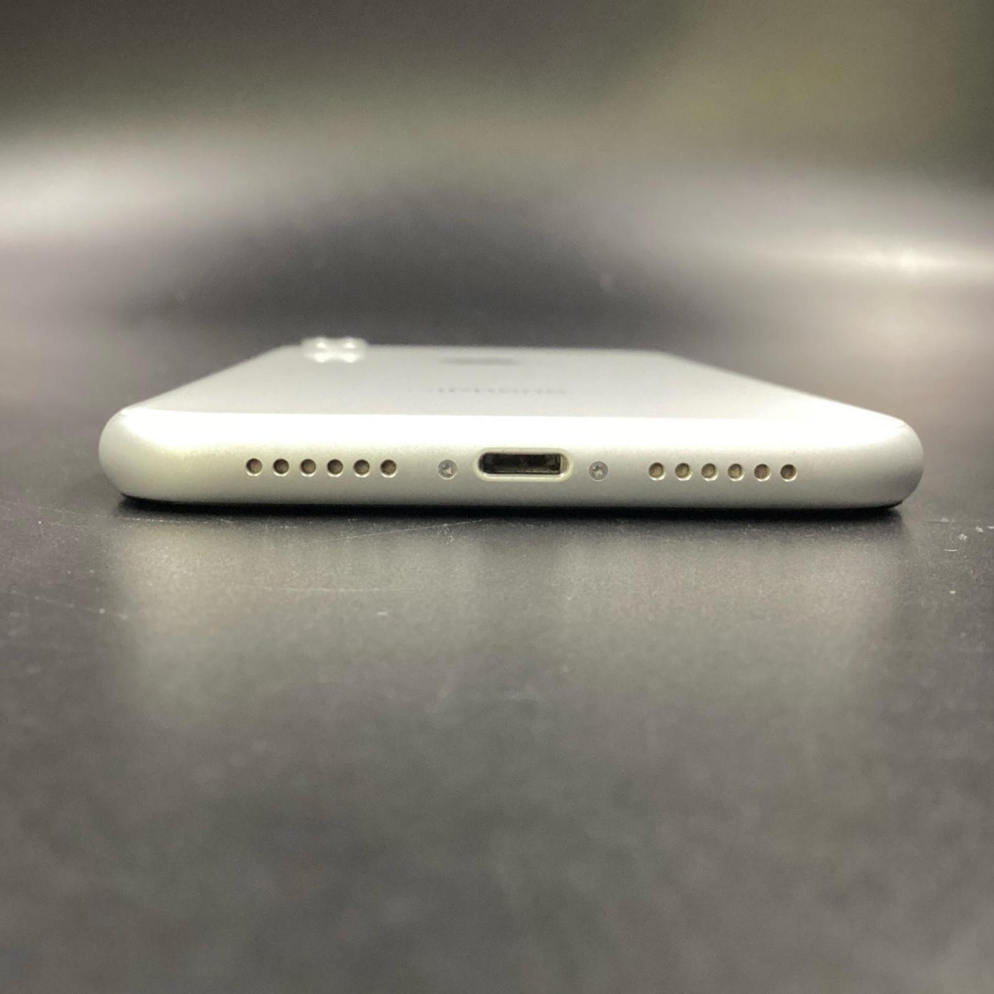 【全額返金保証】【最速発送】Apple iPhone iPhone XR 128GB ホワイト docomo 白ロム 動作確認済 88%