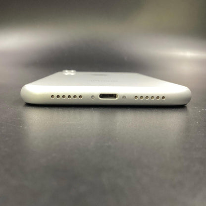 【全額返金保証】【最速発送】Apple iPhone iPhone XR 128GB ホワイト docomo 白ロム 動作確認済 88%