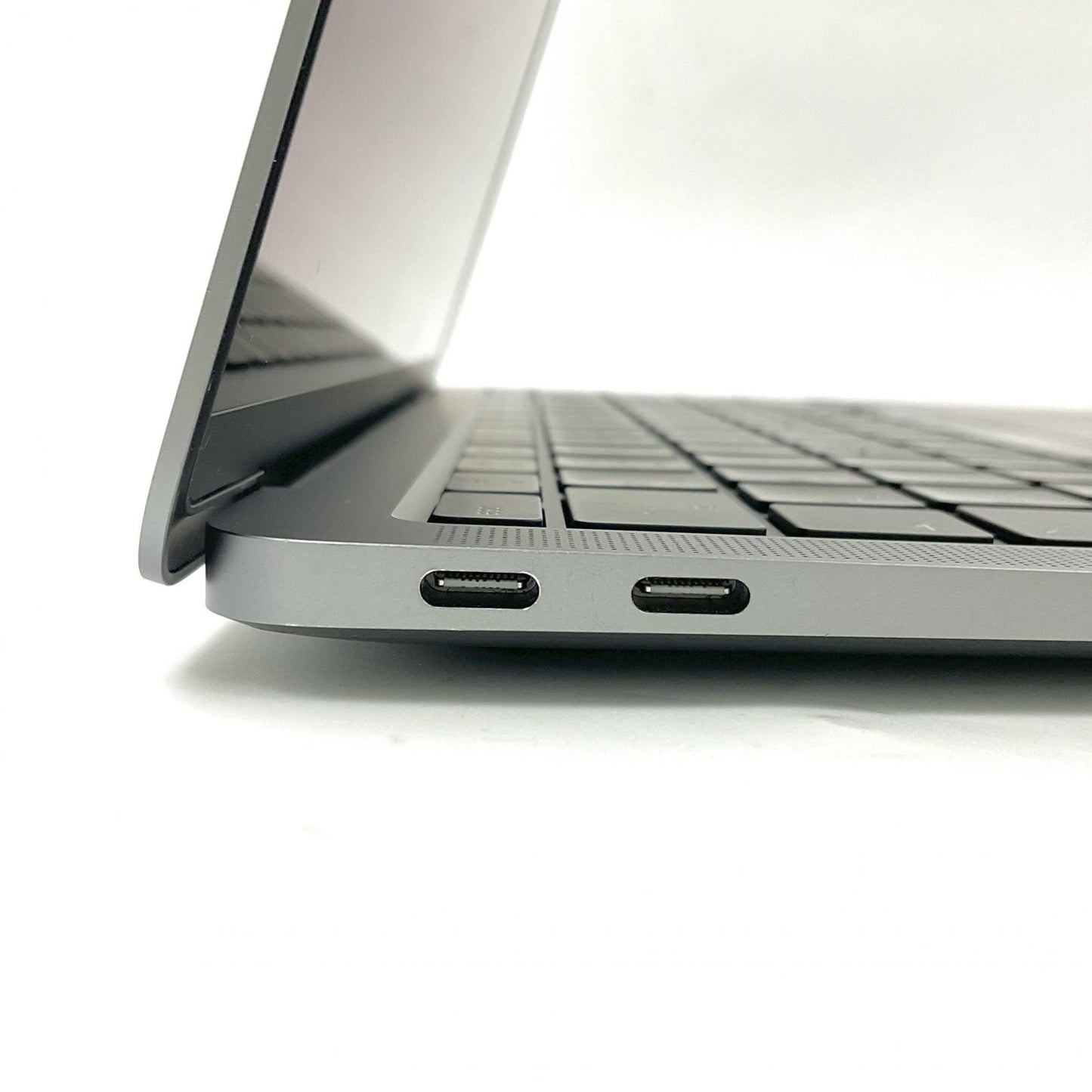 【全額返金保証】【最速発送】Apple MacBook Air 13.3インチ 2020 Apple M1 8GB SSD 256GB スペースグレイ 96% 美品 動作確認済