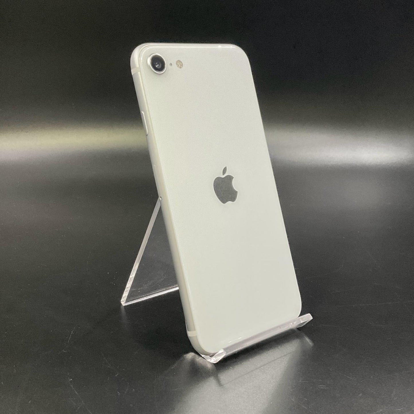 【全額返金保証】【最速発送】Apple iPhone iPhone SE（第2世代） 64GB ホワイト au 白ロム 動作確認済 74%