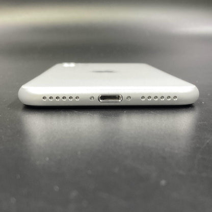 【全額返金保証】【最速発送】Apple iPhone iPhone SE（第2世代） 64GB ホワイト au 白ロム 動作確認済 74%