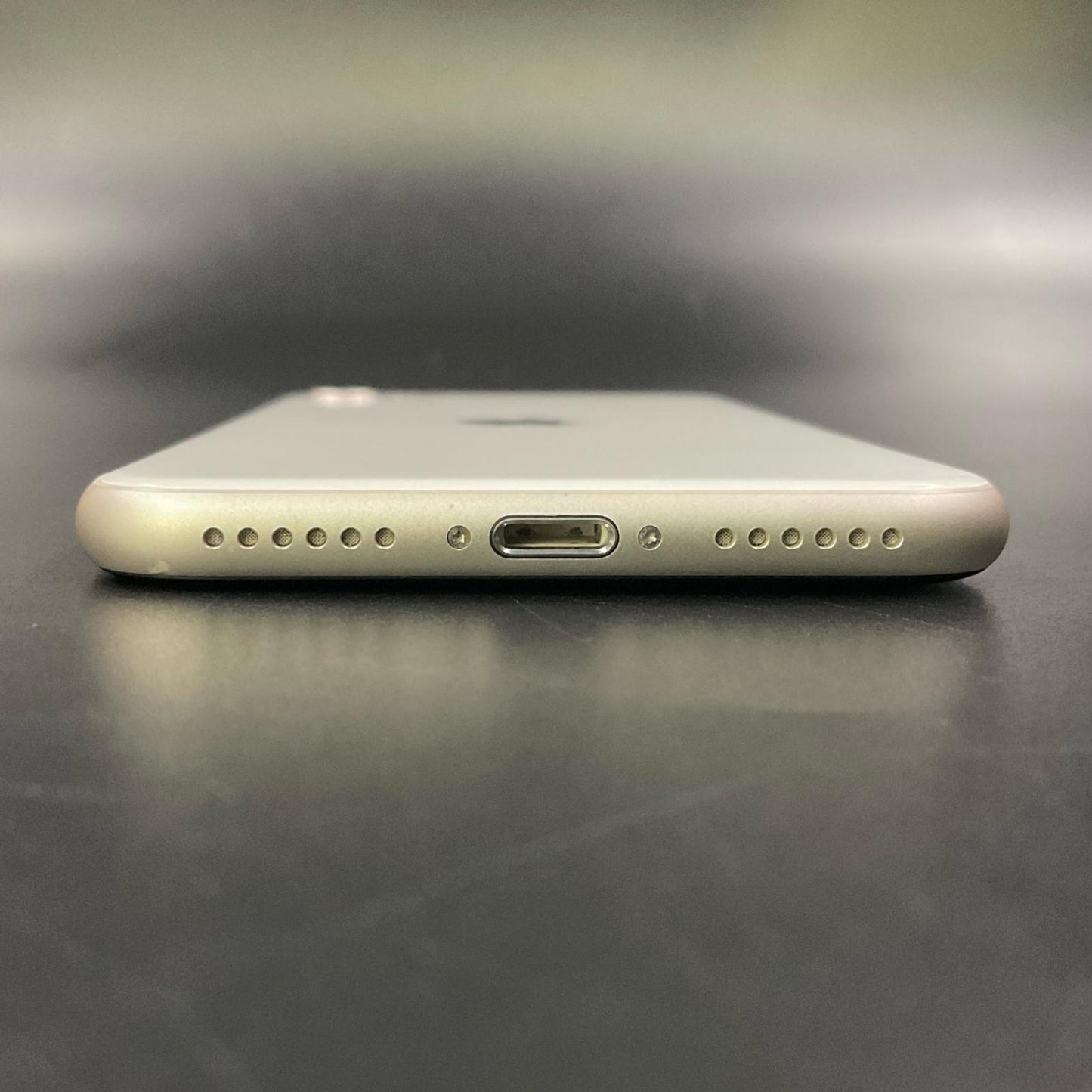 【全額返金保証】【最速発送】Apple iPhone iPhone SE（第3世代） 64GB スターライト 楽天モバイル 白ロム 動作確認済 82%