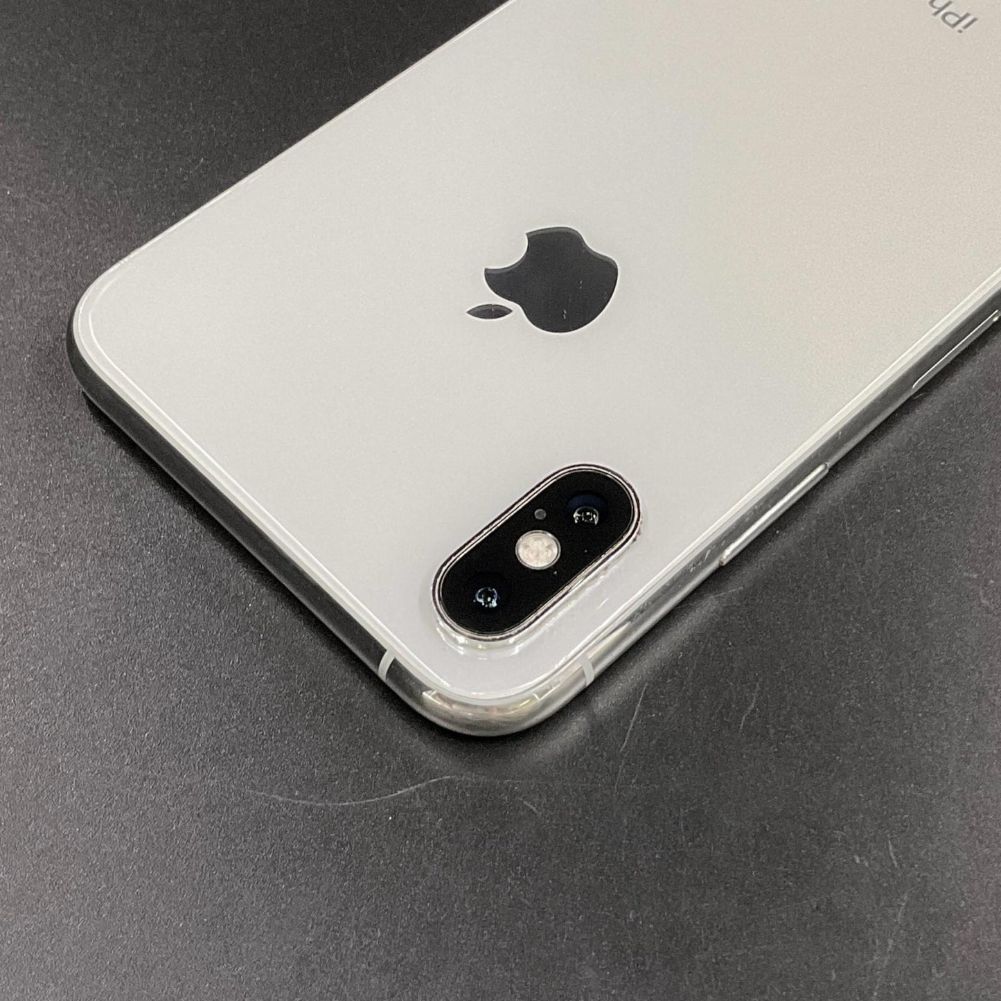 【全額返金保証】【最速発送】Apple iPhone iPhone XS 64GB シルバー SIMフリー 動作確認済 87%