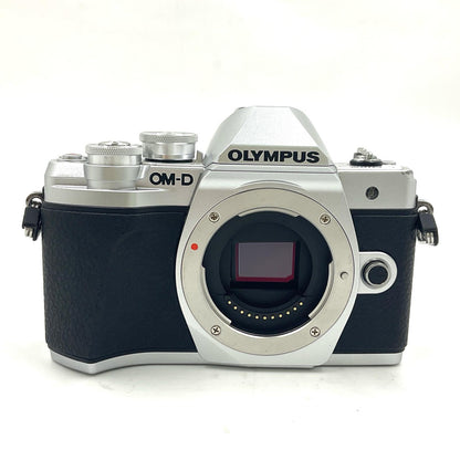 【全額返金保証】【最速発送】OLYMPUS デジタル一眼 OM-D E-M10 Mark III ボディ [シルバー] 動作確認済