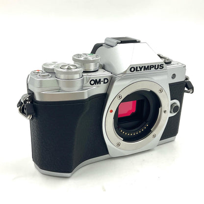 【全額返金保証】【最速発送】OLYMPUS デジタル一眼 OM-D E-M10 Mark III ボディ [シルバー] 動作確認済