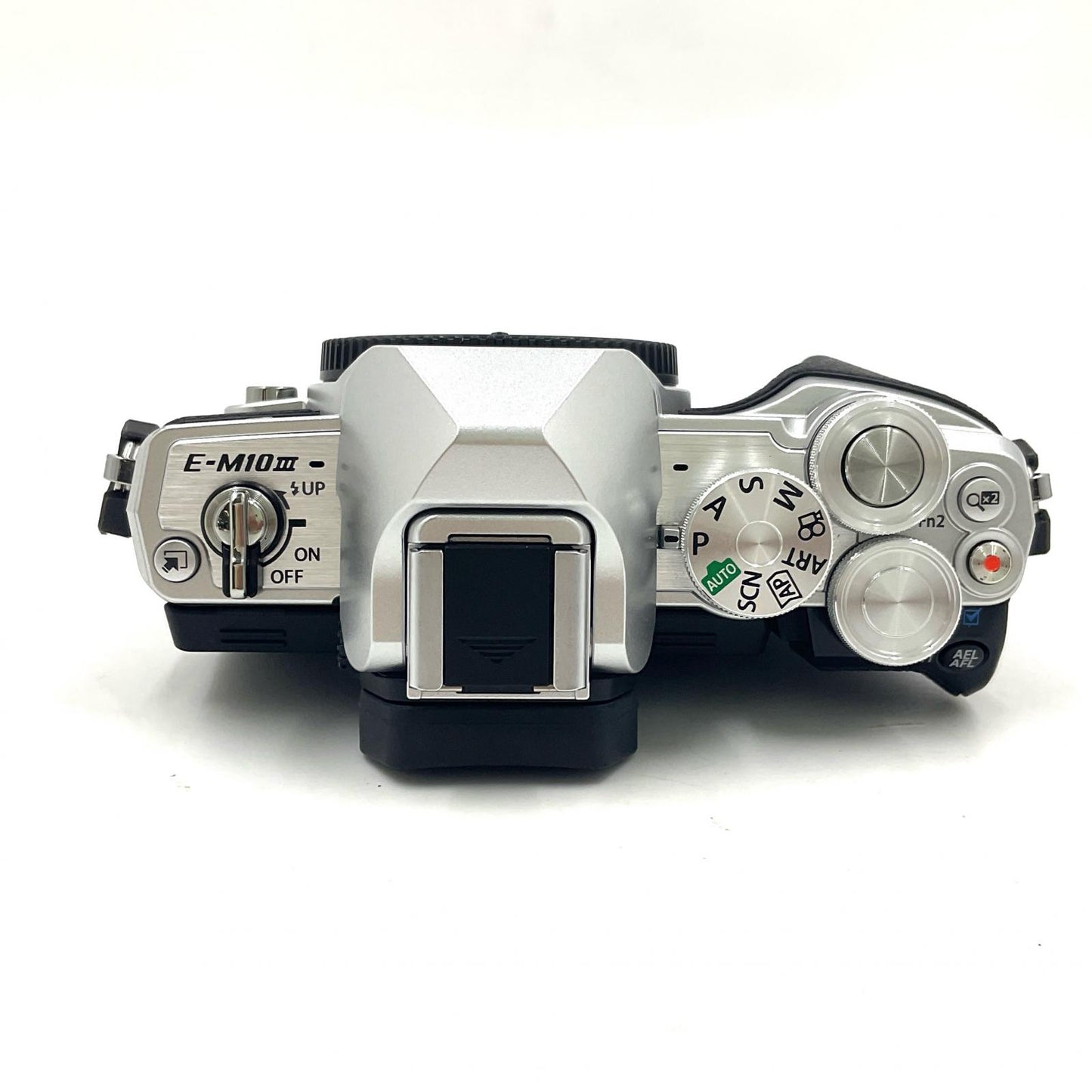 【全額返金保証】【最速発送】OLYMPUS デジタル一眼 OM-D E-M10 Mark III ボディ [シルバー] 動作確認済