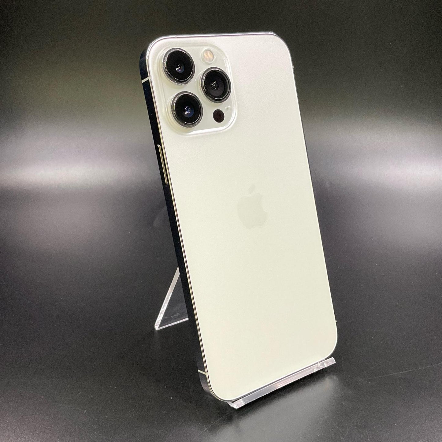 【全額返金保証】【最速発送】Apple iPhone iPhone 13 Pro Max 256GB シルバー au 動作確認済 83%