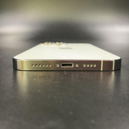 【全額返金保証】【最速発送】Apple iPhone iPhone 13 Pro Max 256GB シルバー au 動作確認済 83%