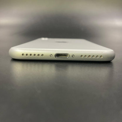 【全額返金保証】【最速発送】Apple iPhone iPhone SE（第2世代） 128GB ホワイト Softbank 白ロム 動作確認済 87%