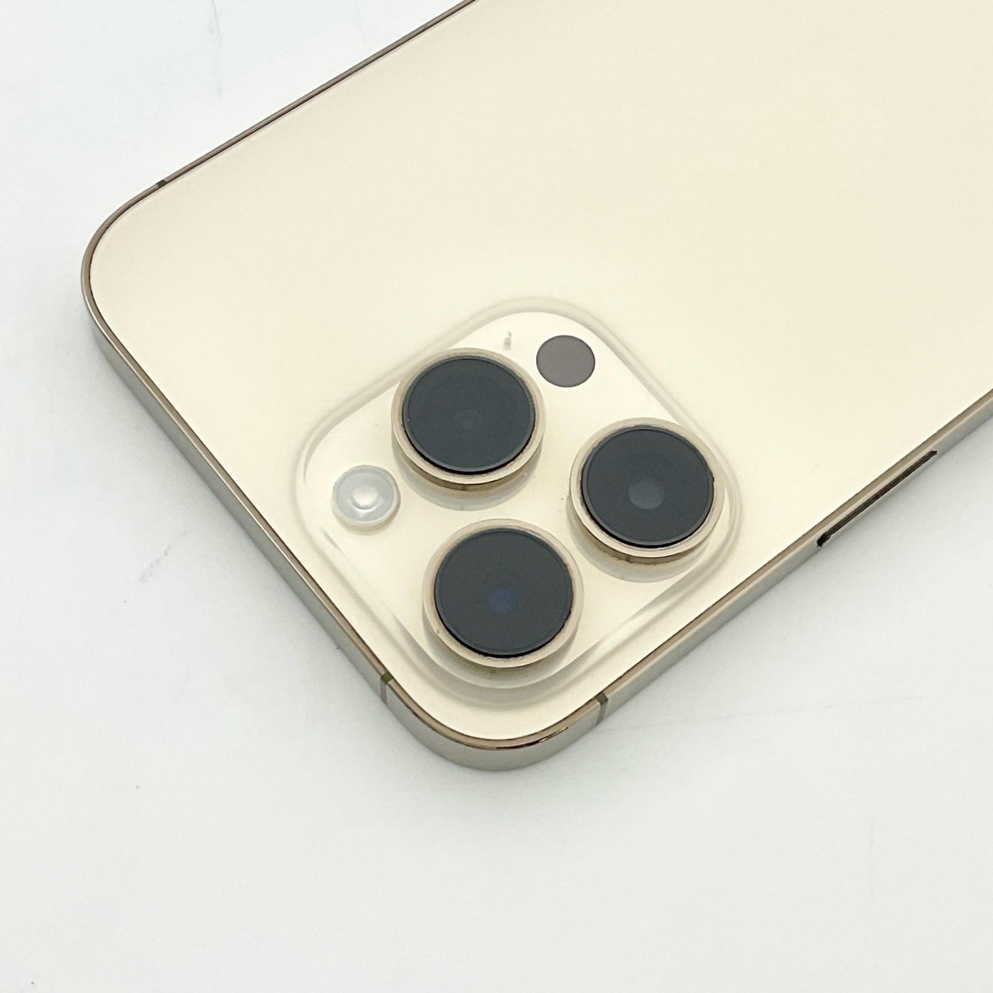 【全額返金保証】【最速発送】Apple iPhone iPhone 14 Pro Max 256GB ゴールド docomo 白ロム 動作確認済 78%