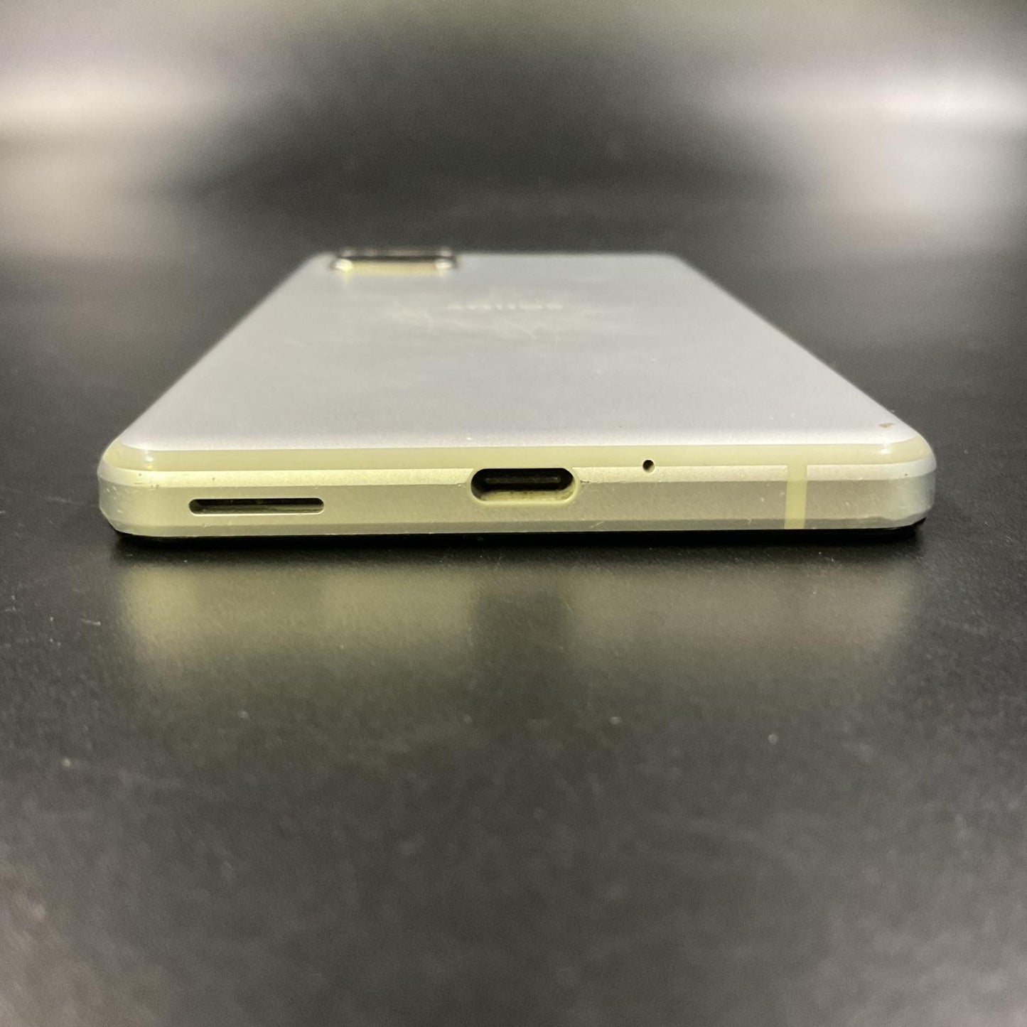 【最速発送】SHARP AQUOS sense4 basic 64GB シルバー Softbank A003SH 白ロム【難有】