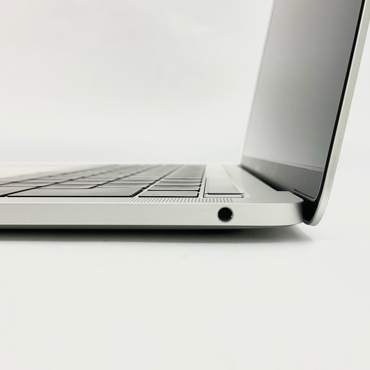 【全額返金保証】【最速発送】Apple MacBook Pro 13.3インチ 2019 1.4 GHz クアッドコア Intel Core i5 8GB SSD 256GB シルバー 動作確認済