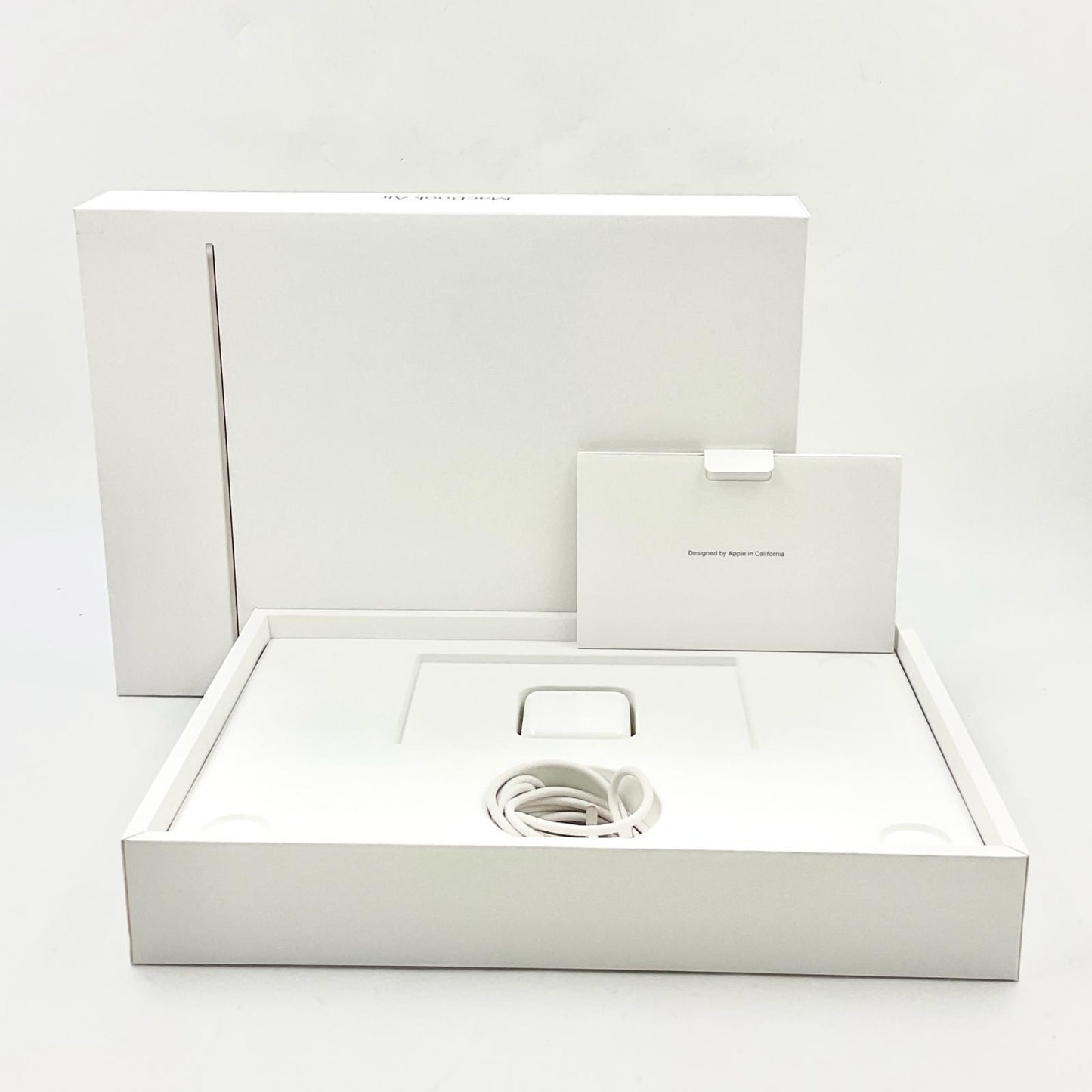 【全額返金保証】【最速発送】Apple MacBook Air 13インチ 2024 Apple M3 16GB SSD 512GB ゴールド 98.6% 美品 動作確認済