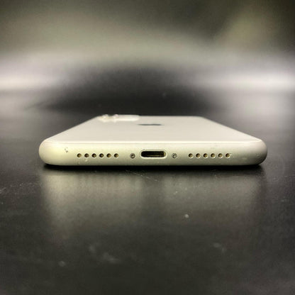 【全額返金保証】【最速発送】Apple iPhone iPhone 11 128GB ホワイト au 白ロム 動作確認済 71%