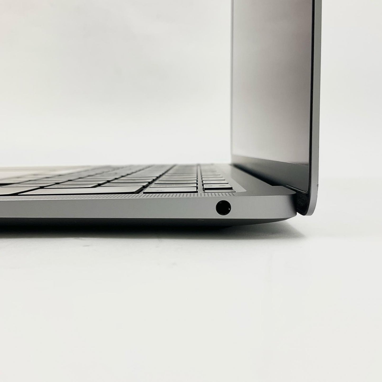 【全額返金保証】【最速発送】Apple MacBook Air 13.3インチ 2020 Apple M1 8GB SSD 256GB スペースグレイ 92% 動作確認済