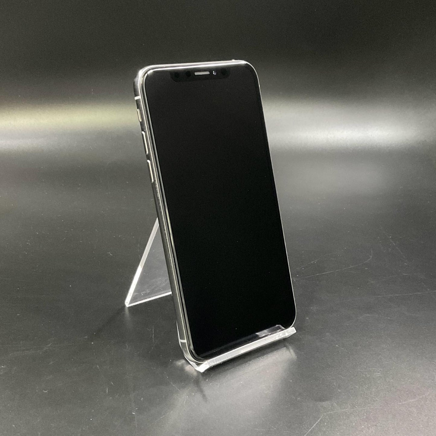 【全額返金保証】【最速発送】Apple iPhone iPhone XS 64GB シルバー docomo 白ロム 動作確認済 74%
