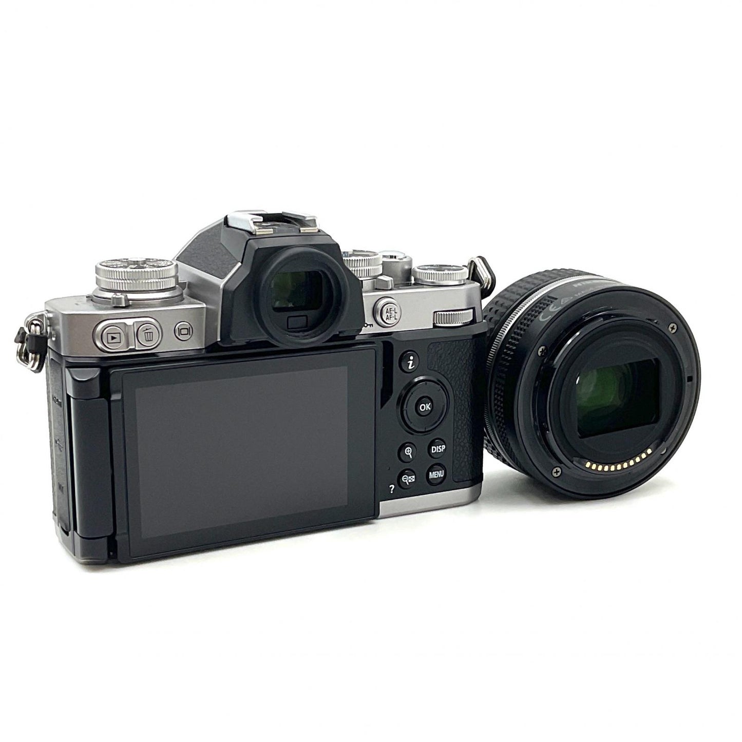 【全額返金保証】【最速発送】Nikon デジタル一眼 Z fc 28mm f/2.8 Special Edition キット [シルバー] 美品 動作確認済