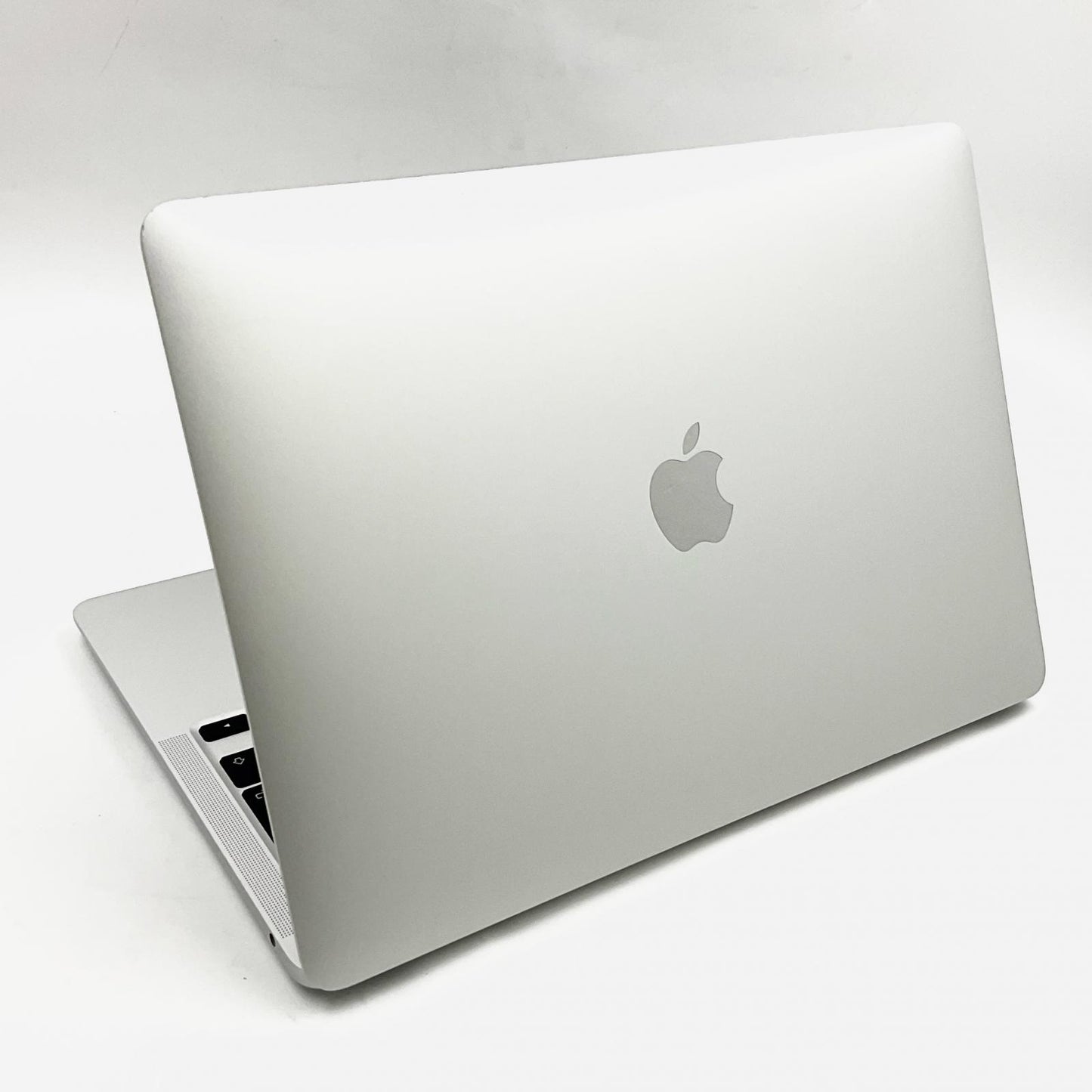 【全額返金保証】【最速発送】Apple MacBook Air 13.3インチ 2020 Apple M1 8GB SSD 256GB シルバー 86% 動作確認済