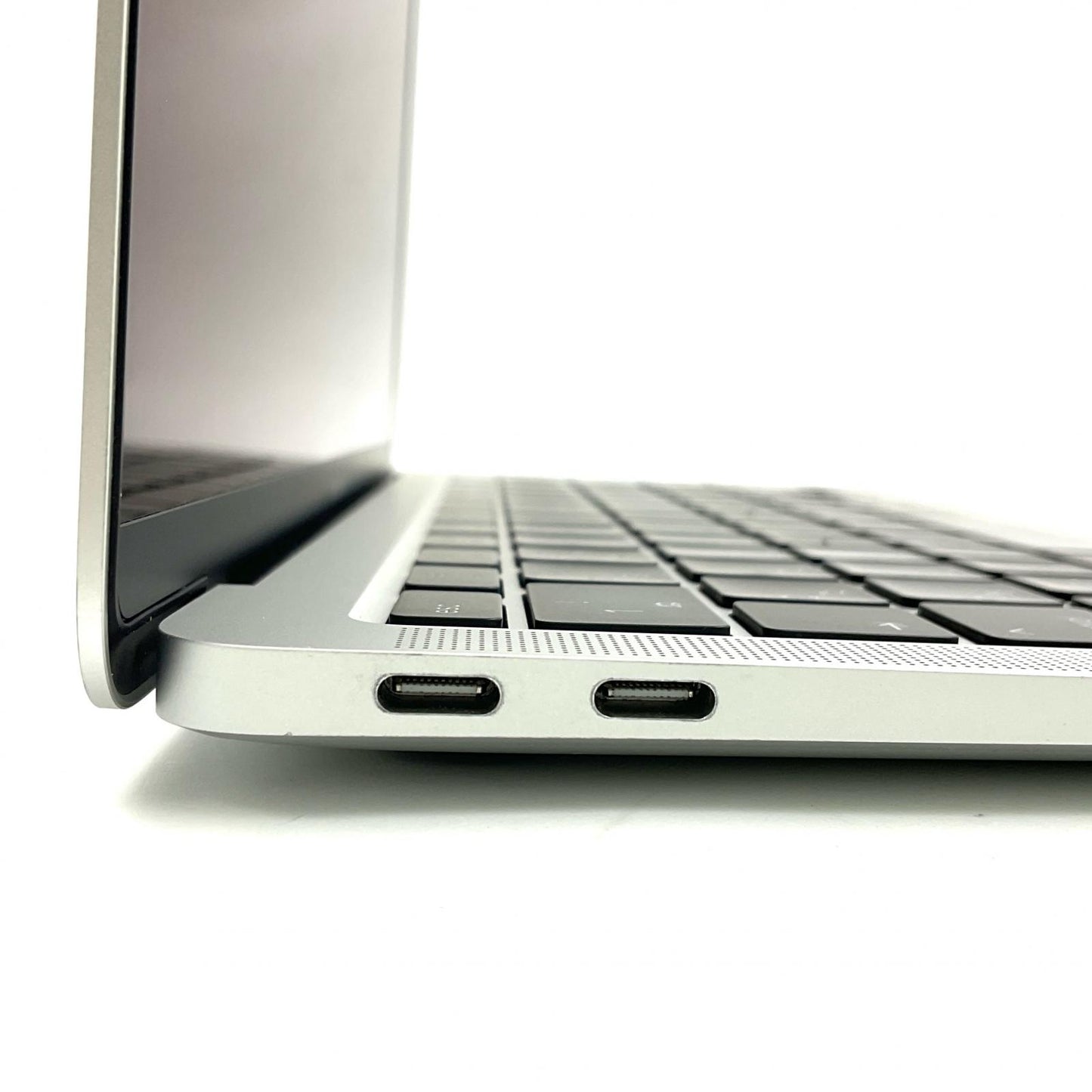 【全額返金保証】【最速発送】Apple MacBook Air 13.3インチ 2020 Apple M1 8GB SSD 256GB シルバー 86% 動作確認済