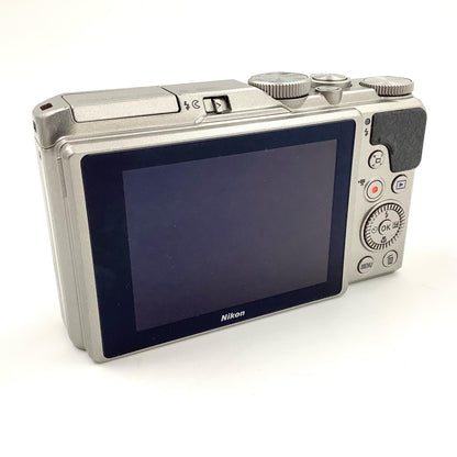 【全額返金保証】【最速発送】Nikon コンパクトデジタルカメラ COOLPIX A900 [シルバー] 超美品 動作確認済