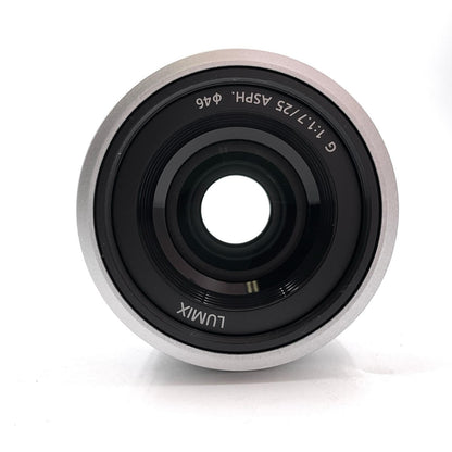 【最速発送】Panasonic LUMIX G 25mm/F1.7 ASPH. H-H025-S [シルバー]【難有】