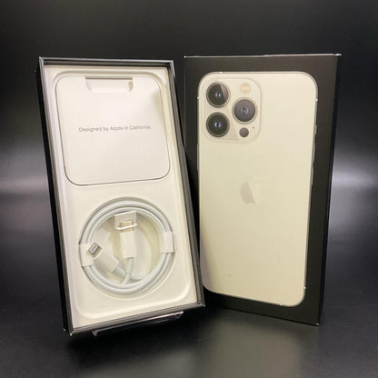 【全額返金保証】【最速発送】Apple iPhone iPhone 13 Pro 256GB シルバー docomo 動作確認済 82%
