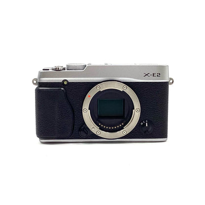 【全額返金保証】【最速発送】FUJIFILM デジタル一眼 X-E2 ボディ [シルバー] 動作確認済
