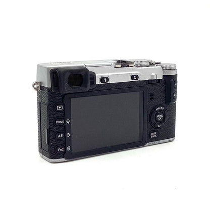 【全額返金保証】【最速発送】FUJIFILM デジタル一眼 X-E2 ボディ [シルバー] 動作確認済