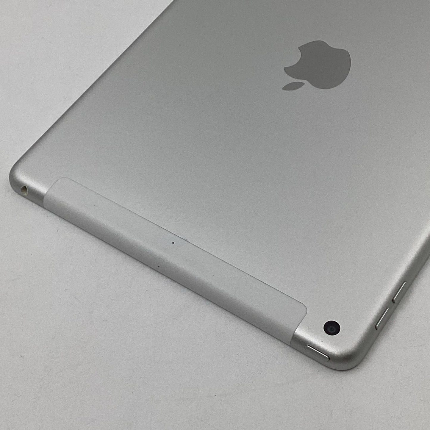 【全額返金保証】【最速発送】Apple iPad iPad 10.2インチ 第9世代 64GB シルバー WiFi+Cellular Softbank 白ロム 動作確認済