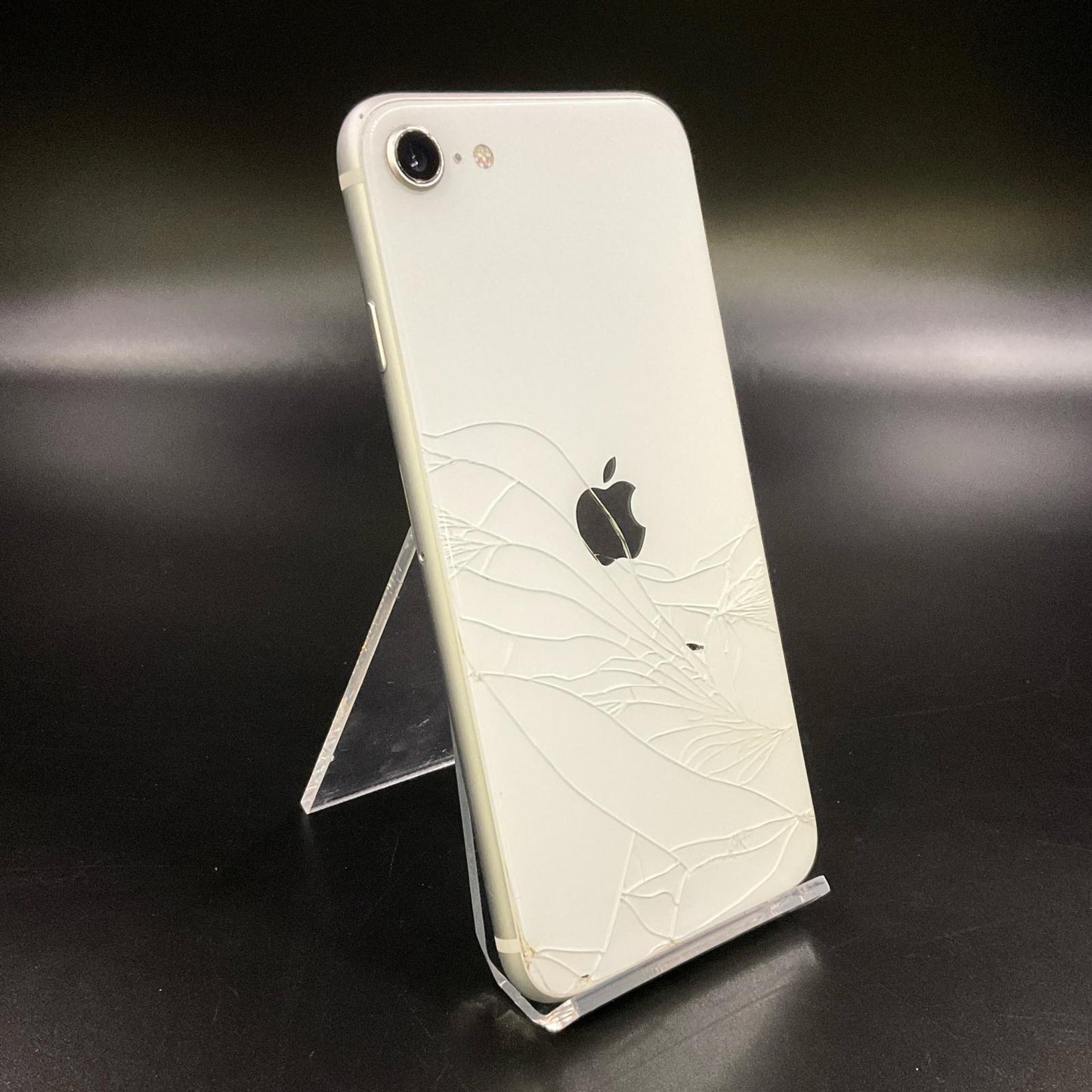 【最速発送】Apple iPhone iPhone SE（第2世代） 64GB ホワイト au 白ロム【難有】 80%