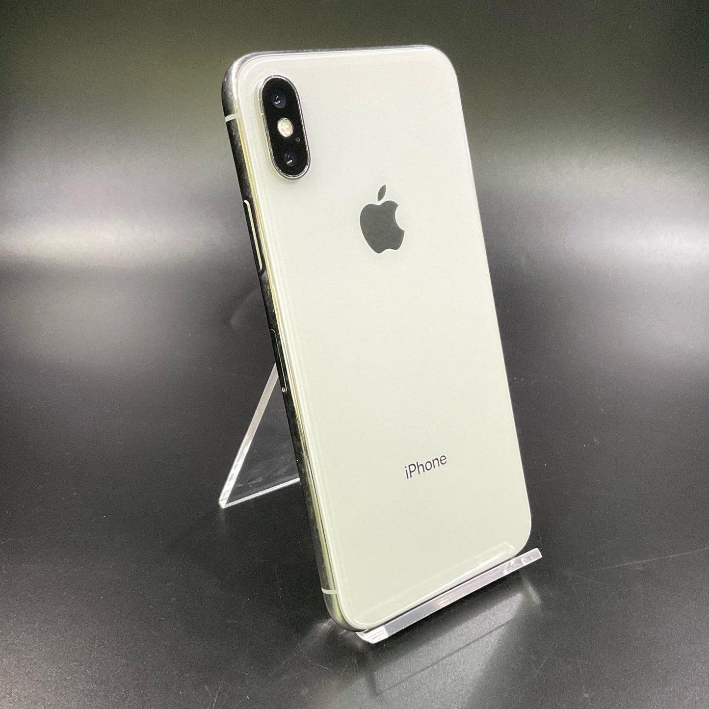 【最速発送】Apple iPhone iPhone X 256GB シルバー docomo 白ロム【難有】 82%