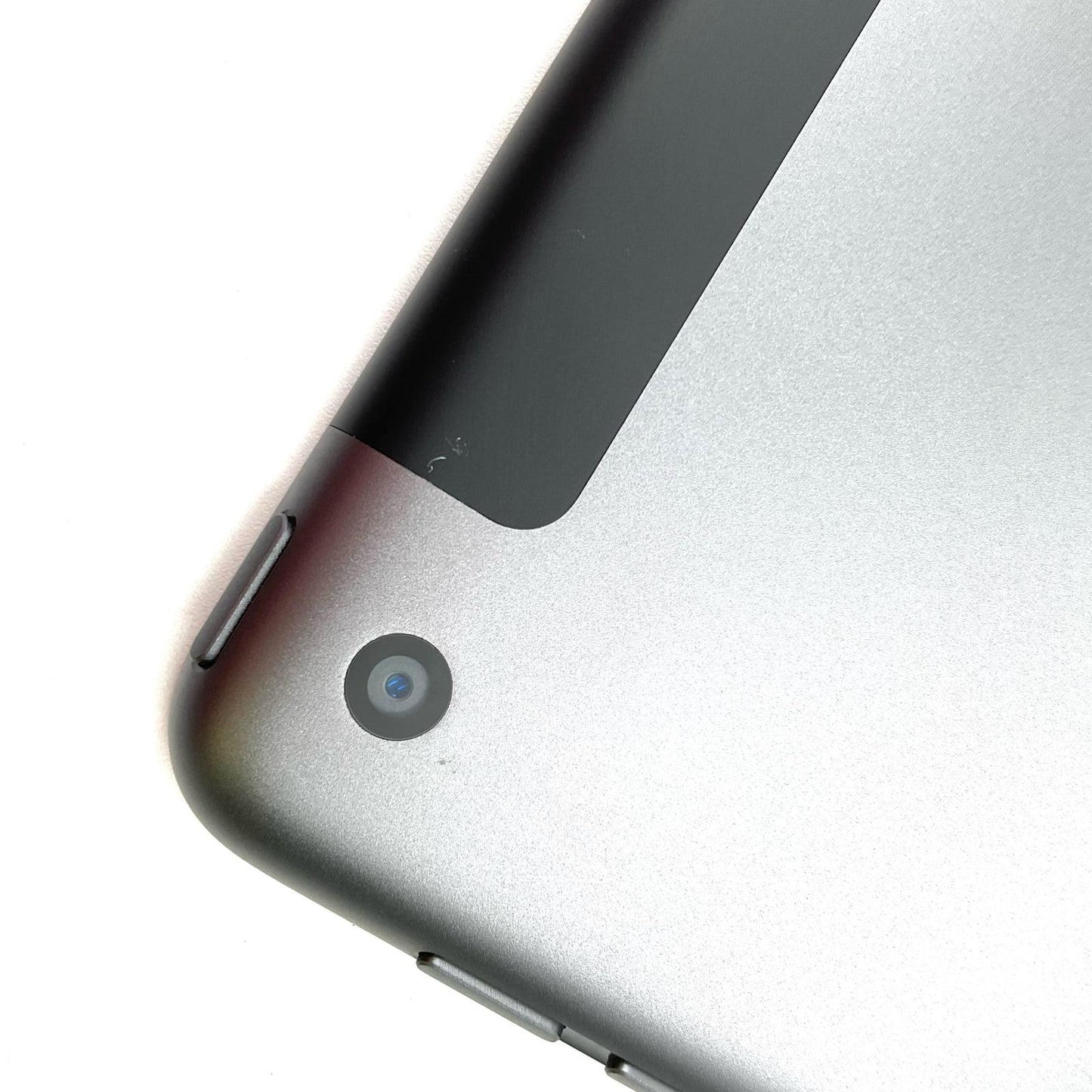 【全額返金保証】【最速発送】Apple iPad iPad 10.2インチ 第8世代 32GB スペースグレイ WiFi+Cellular 動作確認済