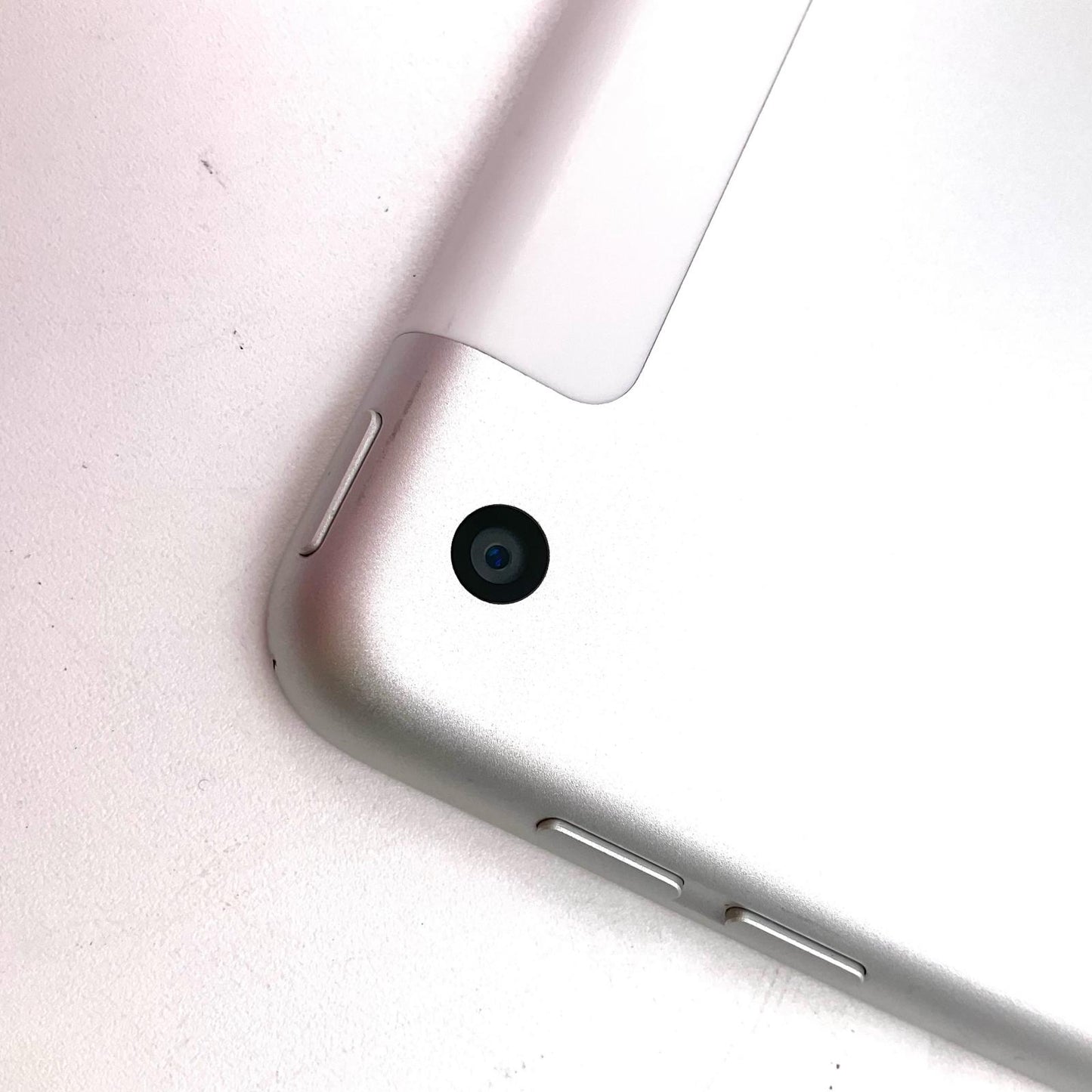 【全額返金保証】【最速発送】Apple iPad iPad 10.2インチ 第7世代 32GB シルバー WiFi+Cellular 動作確認済