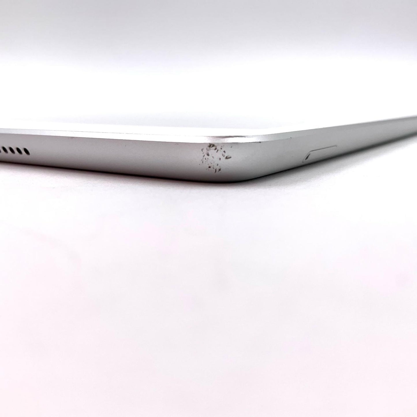 【全額返金保証】【最速発送】Apple iPad iPad 10.2インチ 第7世代 32GB シルバー WiFi+Cellular 動作確認済