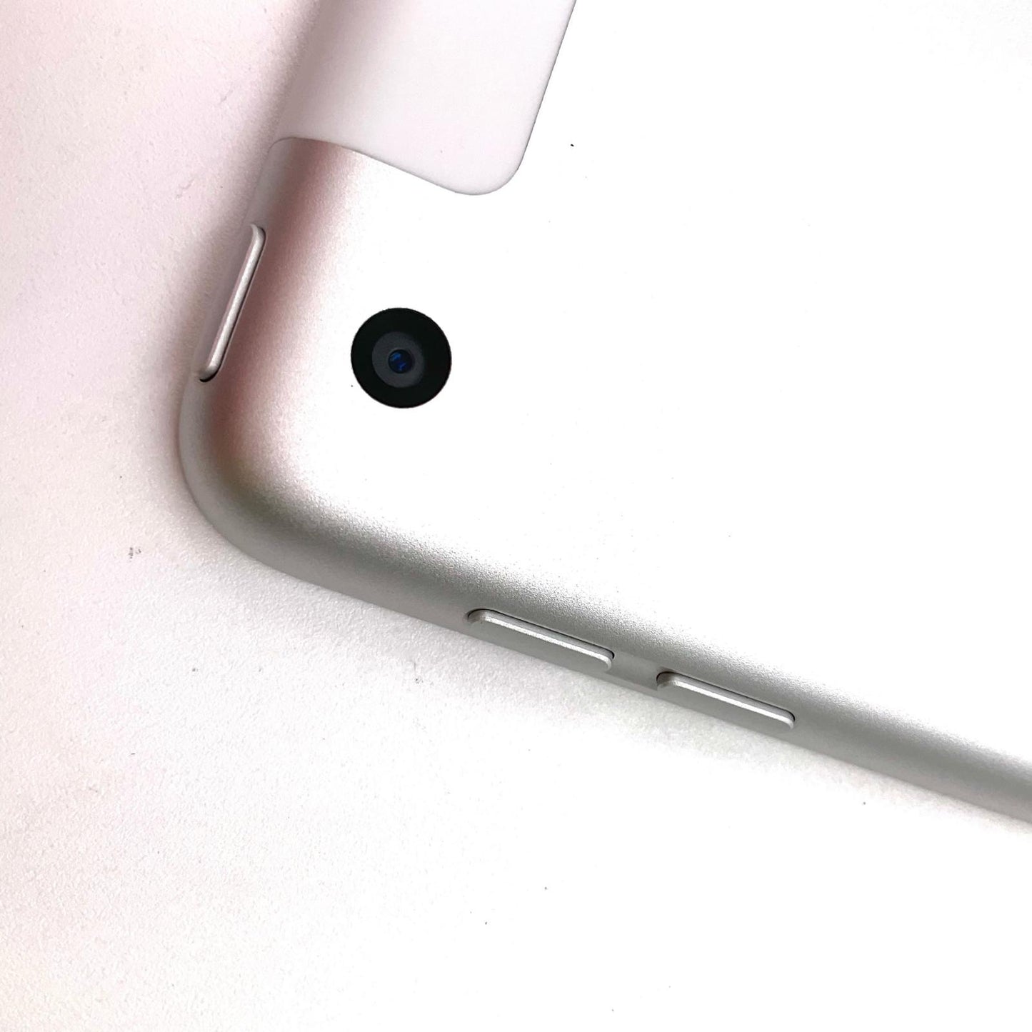 【全額返金保証】【最速発送】Apple iPad iPad 10.2インチ 第8世代 128GB シルバー WiFi+Cellular au 白ロム 美品 動作確認済
